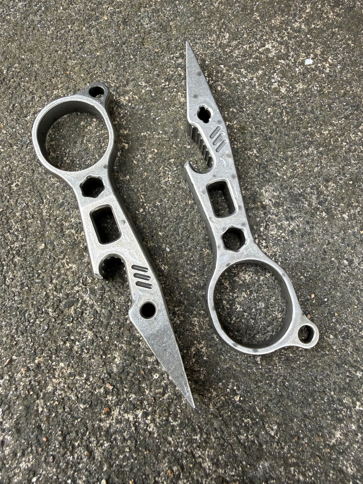 J.E. Made Great White Shark Gen IV | PD613 EDC Pry Bar